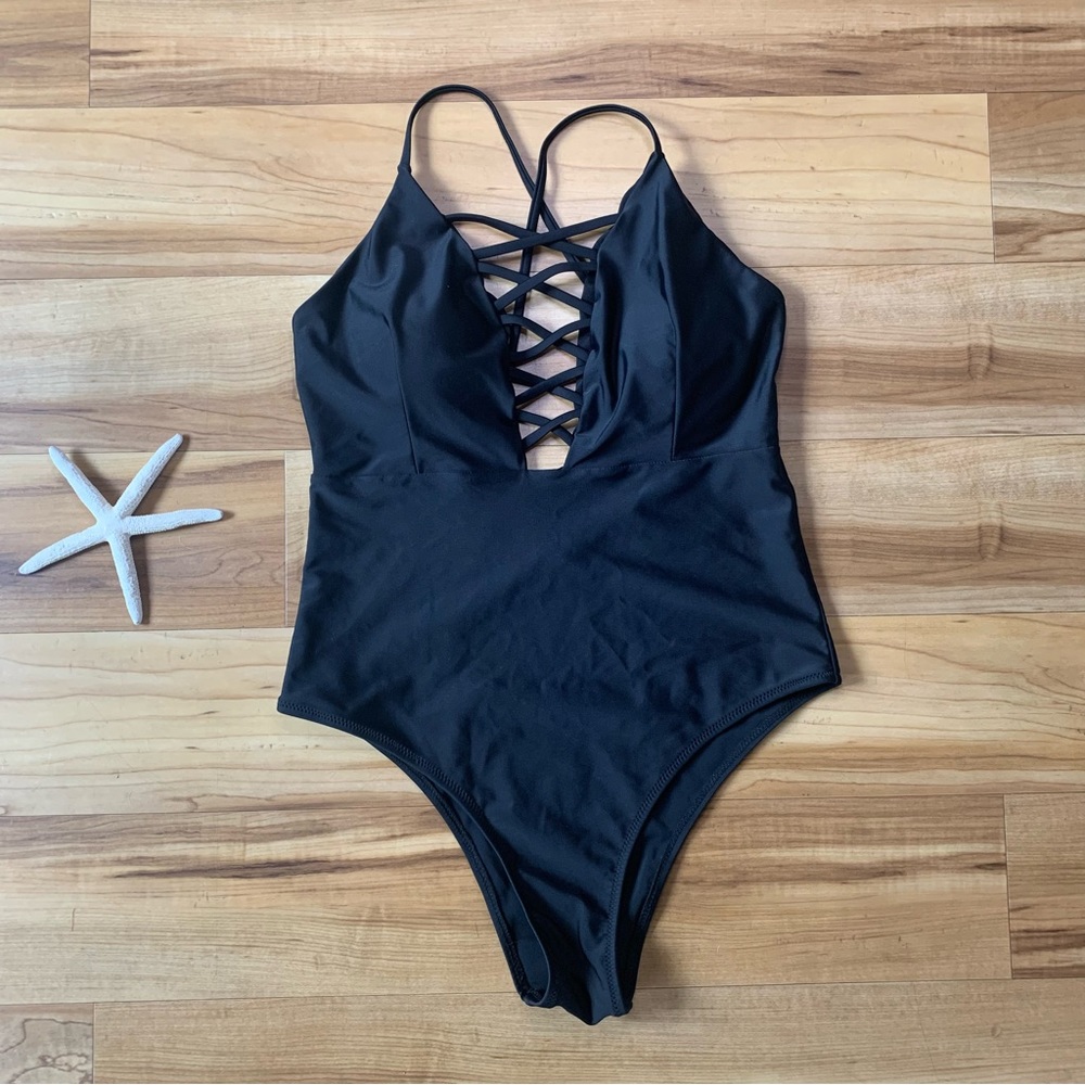 NWOT! Marina Vida Women’s Black Strappy One Piece Swimsuit, Size Medium